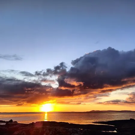 Bolishka Whispers, Spacious Bright * Galway