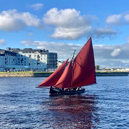 Bolishka Whispers, Spacious Bright * Galway